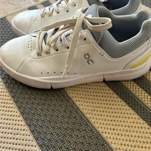 ON Running On Cloud THE ROGER advantage Women’s White Sneakers Yellow Accent 9